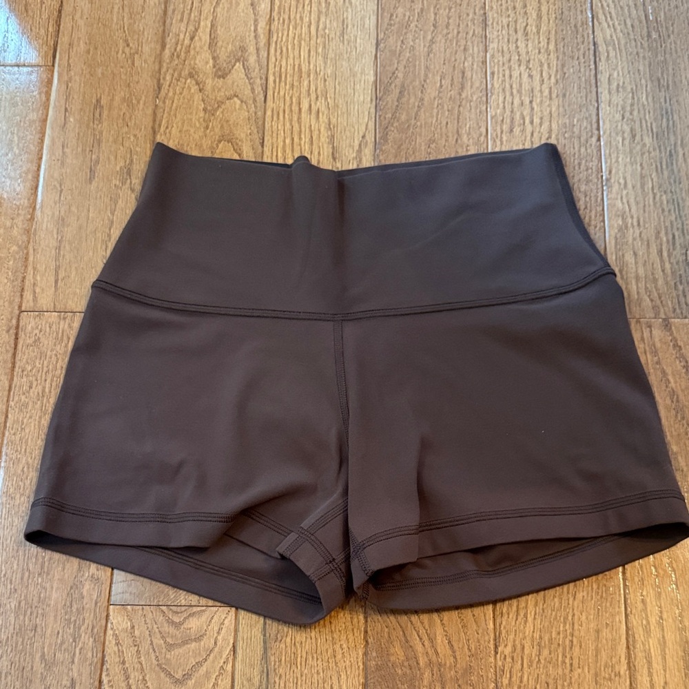Aritiza biker shorts - butter - hi-rise 3”